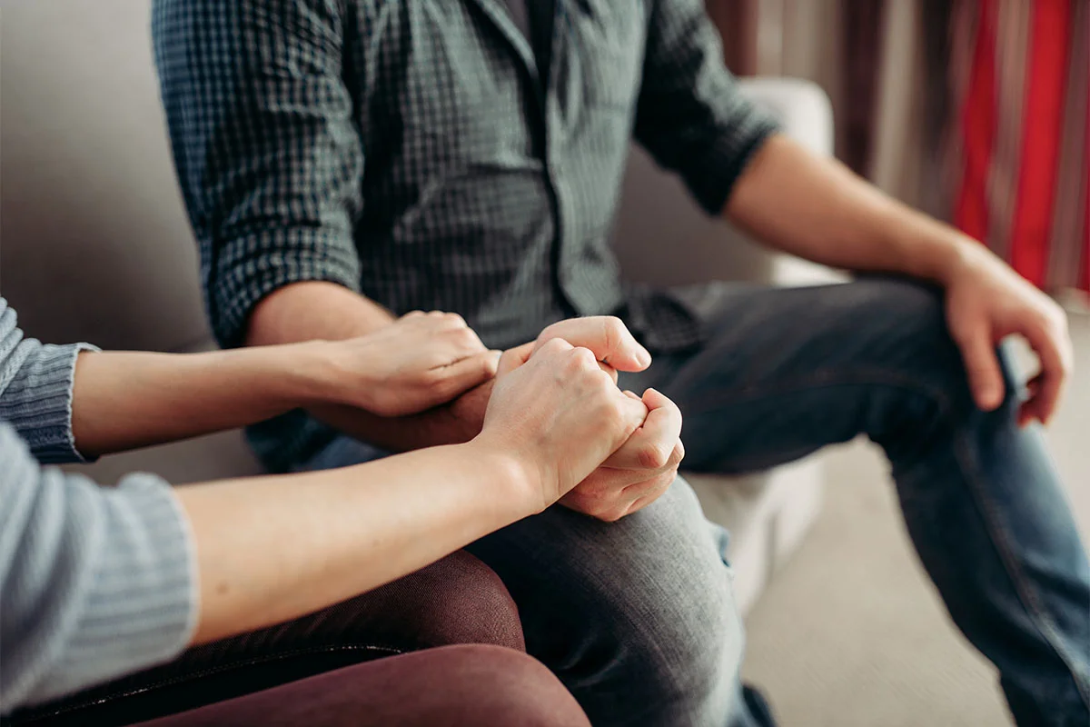 Comforting hand hold